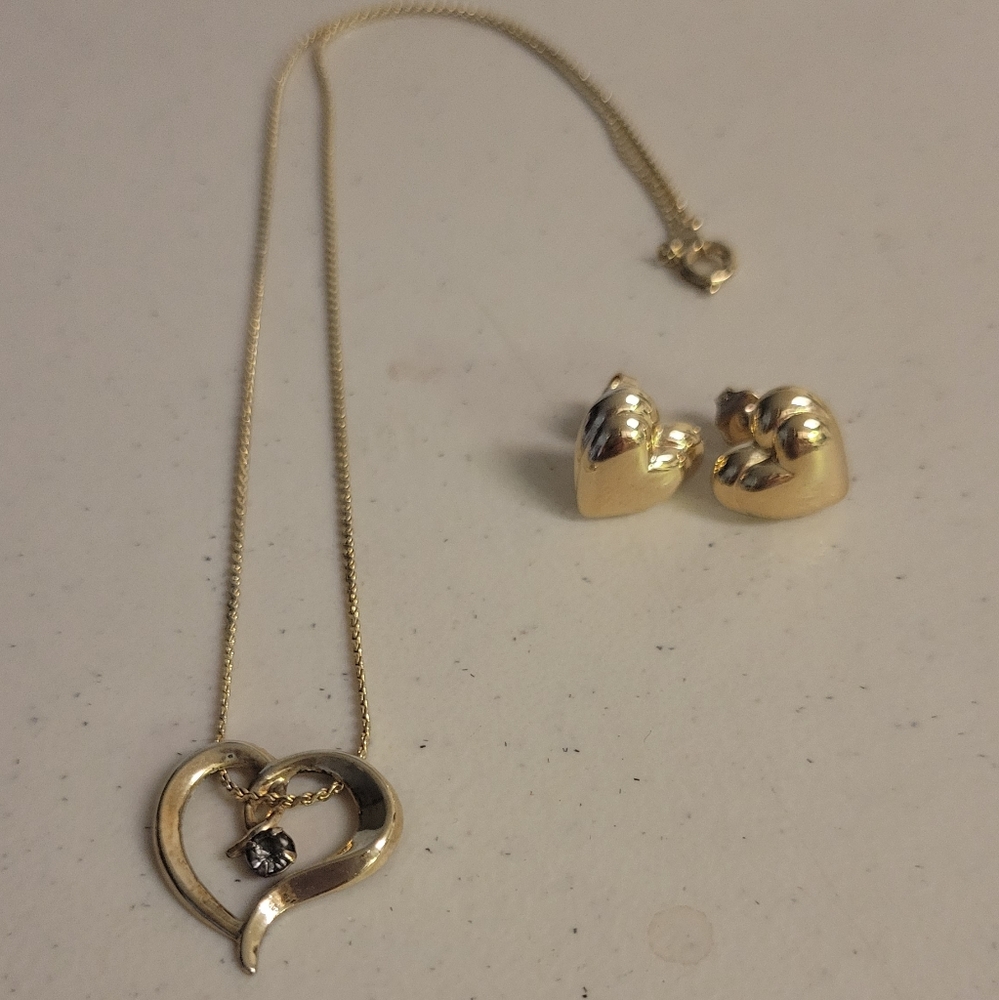 Necklace, earrings set